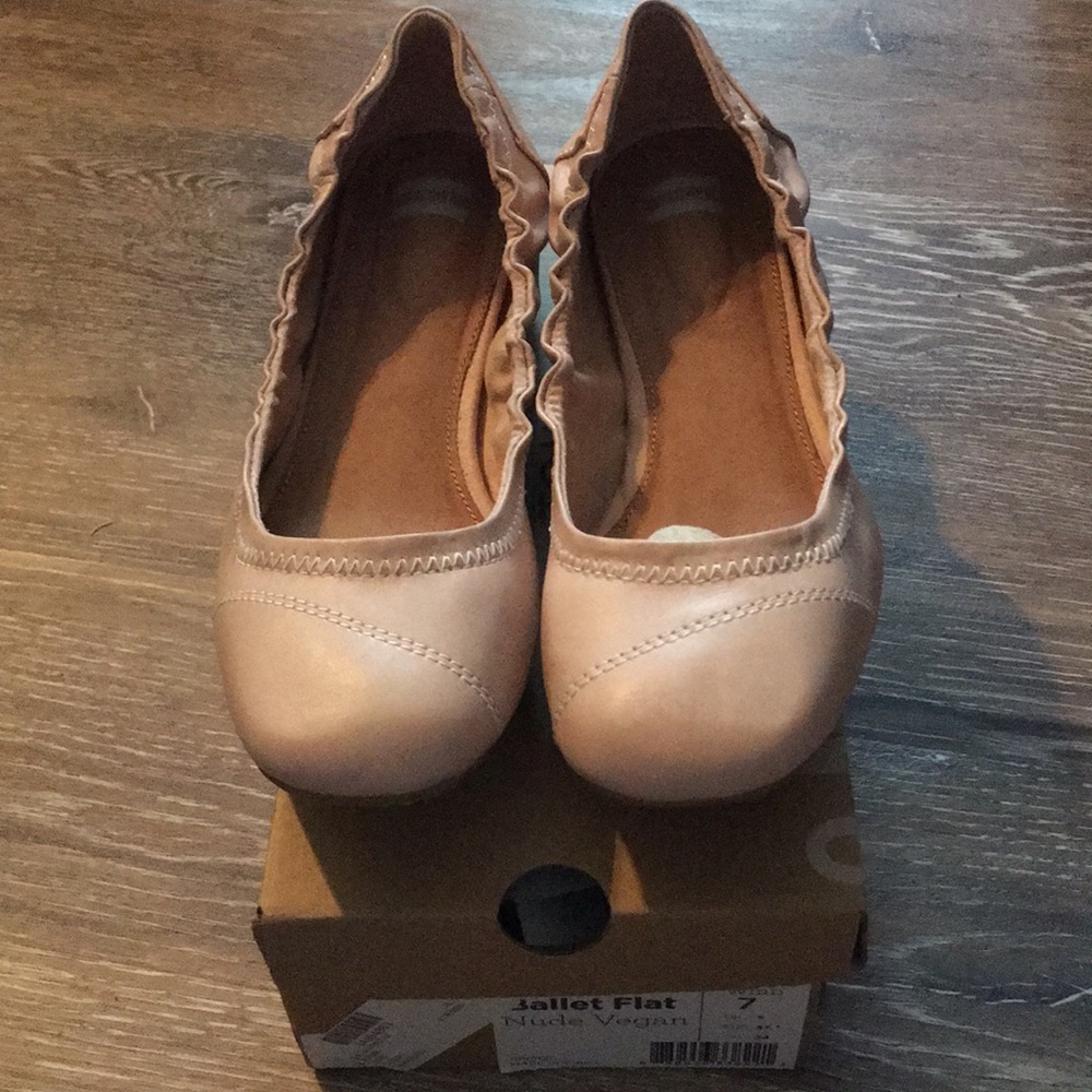 Toms vegan flats
